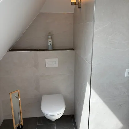 شقة Dachgeschosswohnung Ahlbeck Theophil هيرينجسدورف